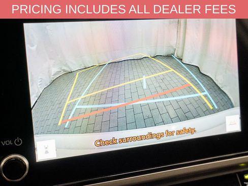 Used 2025 Toyota Camry SE FWD image 13