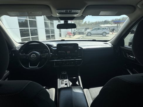 Used 2022 Nissan Pathfinder SV w/ SV Premium Package FWD image 25