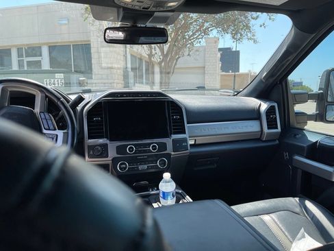 Used 2022 Ford F250 Platinum w/ FX4 Off-Road Package AWD/4WD image 18