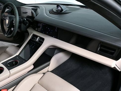 Certified 2022 Porsche Taycan GTS image 24