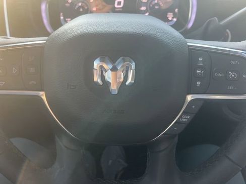 Used 2025 RAM 2500 Laramie AWD/4WD image 34