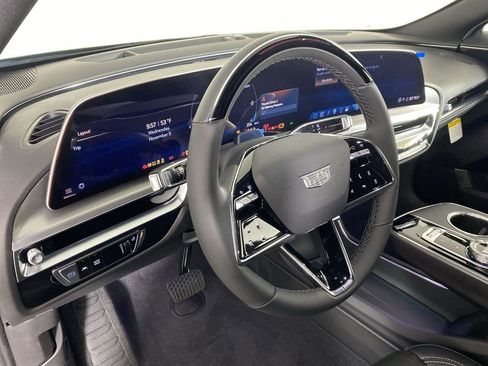 New 2026 Cadillac Lyriq Luxury image 10