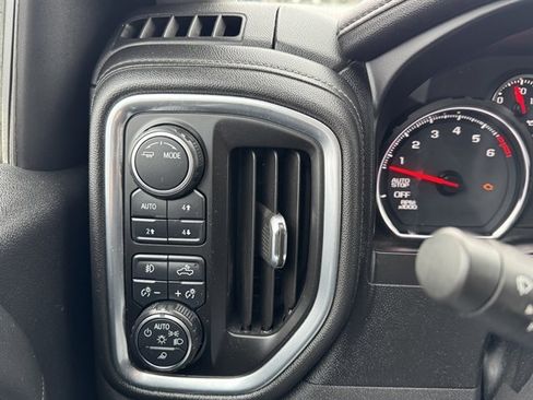 Used 2021 Chevrolet Silverado 1500 LTZ AWD/4WD image 18