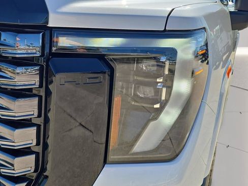 Used 2025 GMC Sierra 2500 Denali Ultimate AWD/4WD image 6