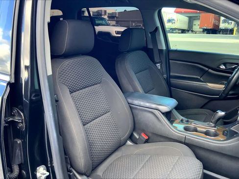 Used 2018 GMC Acadia SLE FWD image 13