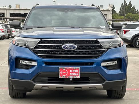 Used 2020 Ford Explorer XLT w/ Equipment Group 202A AWD/4WD image 11