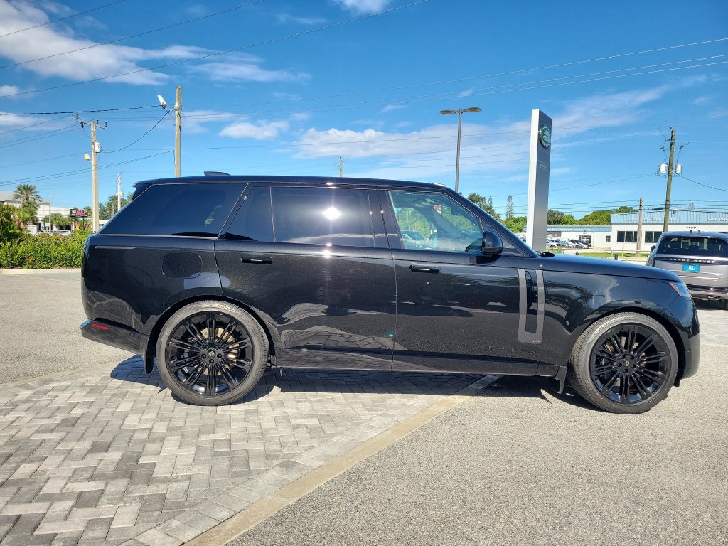 New 2027 Land Rover Range Rover Long Wheelbase Autobiography AWD/4WD image 6