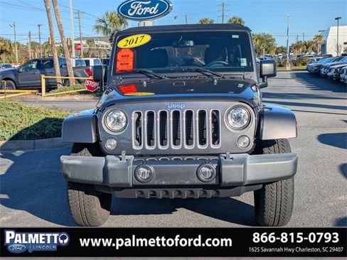 Used 2017 Jeep Wrangler Unlimited Sahara w/ Connectivity Group image 9