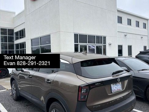 Used 2025 Nissan Kicks S AWD/4WD image 4