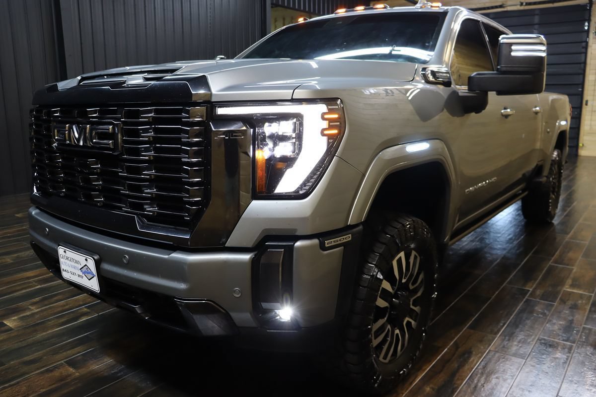 Used 2024 GMC Sierra 2500 Denali Ultimate AWD/4WD image 6