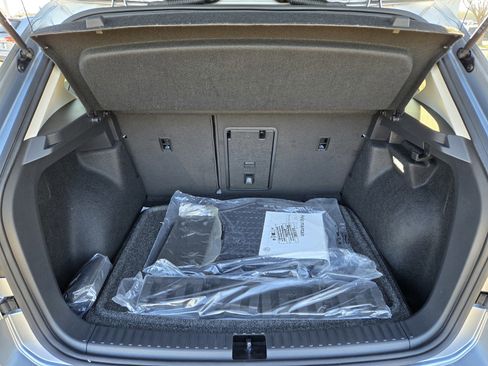 New 2025 Volkswagen Taos SEL image 6