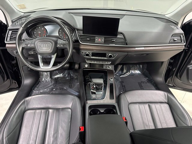 Used 2023 Audi Q5 2.0T Premium w/ Convenience Package AWD/4WD image 3