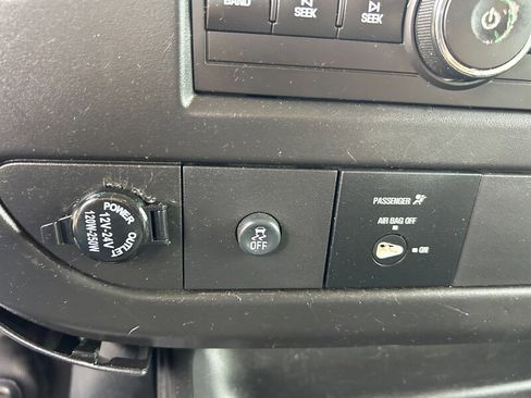 Used 2013 Chevrolet Express 2500 RWD image 15