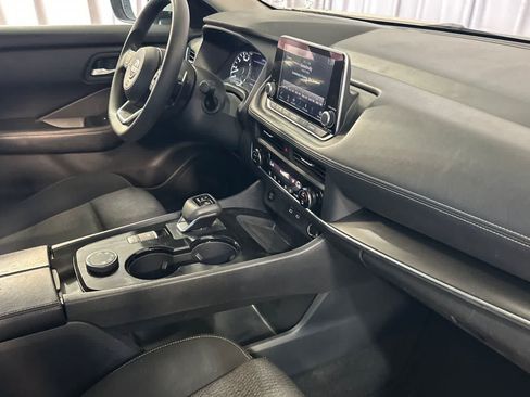 Used 2024 Nissan Rogue SV AWD/4WD image 18