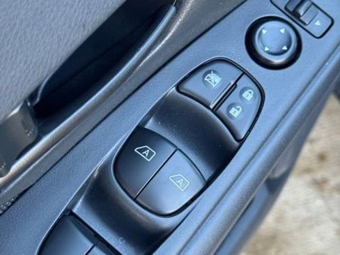 Certified 2025 Nissan Kicks Play S image 16