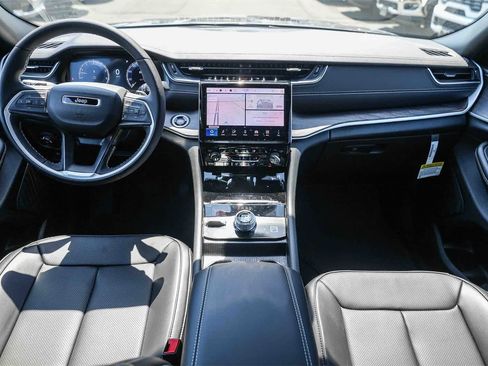 New 2025 Jeep Grand Cherokee L Limited w/ Luxury Tech Group II image 12