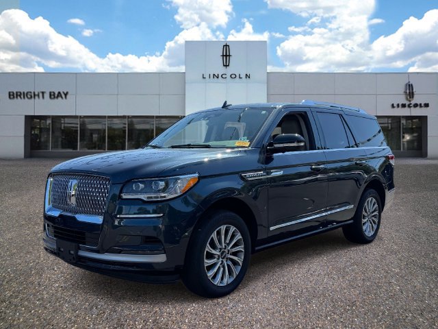 Certified 2022 Lincoln Navigator 4WD image 2