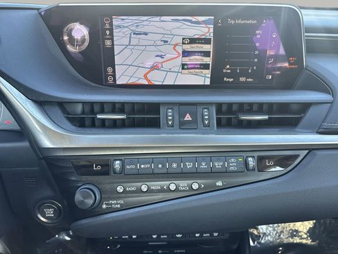 Used 2019 Lexus ES 350 Ultra Luxury image 16