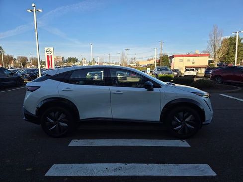 Used 2024 Nissan Ariya AWD image 6