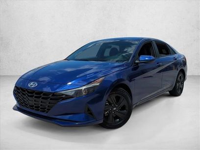 Used 2023 Hyundai Elantra SEL w/ Preferred Accessory Package