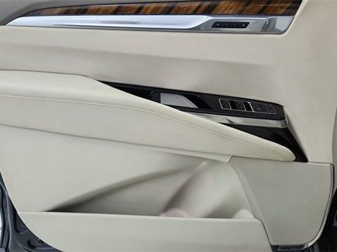 Used 2025 Cadillac Escalade Sport Platinum w/ LPO, Floor Liner Package image 39