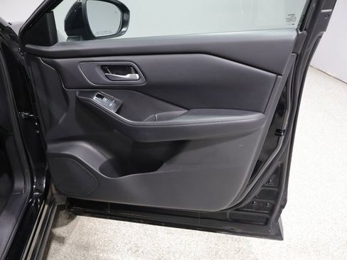Used 2025 Nissan Rogue SV AWD/4WD image 23