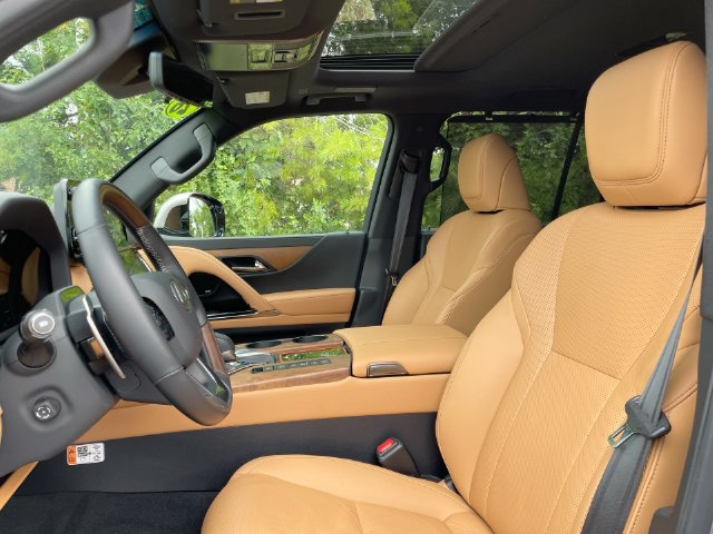 Used 2026 Lexus LX 700h Luxury AWD/4WD image 13