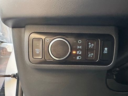 Used 2023 Ford Mustang Mach-E Select image 28