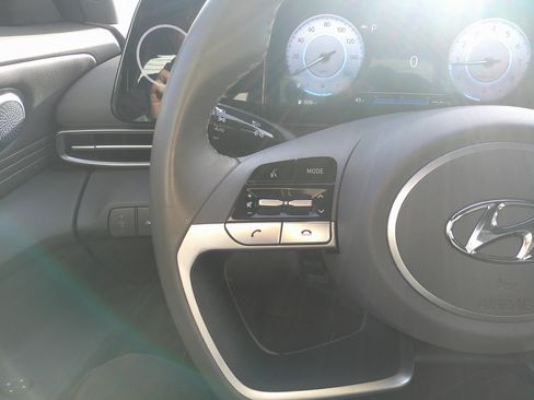 Used 2023 Hyundai Elantra SEL w/ Convenience Package image 20