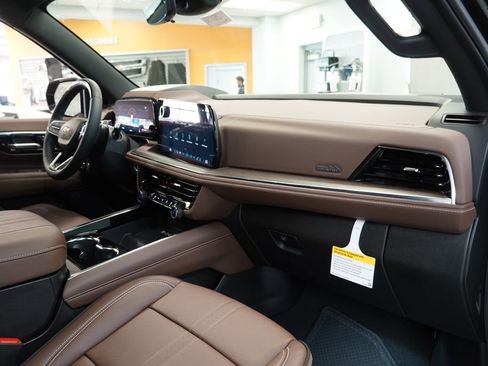 New 2026 Chevrolet Tahoe High Country AWD/4WD image 40