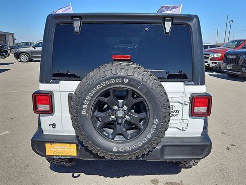 Used 2022 Jeep Wrangler Sport image 6