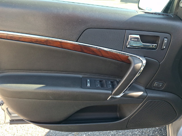 Used 2012 Lincoln MKZ FWD image 12