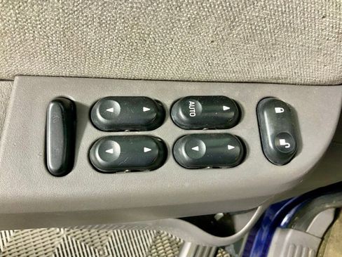 Used 2005 Ford Explorer XLT AWD/4WD image 15