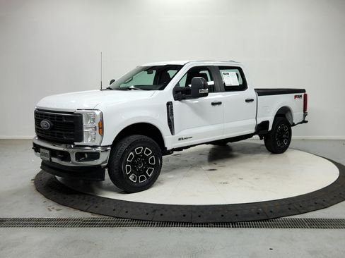 Used 2024 Ford F250 XL w/ FX4 Off-Road Package AWD/4WD image 4