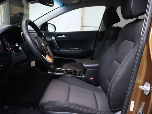 Used 2020 Kia Sportage LX image 16