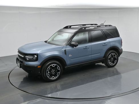 Certified 2025 Ford Bronco Sport Outer Banks w/ Outer Banks Tech Package+ AWD/4WD image 43