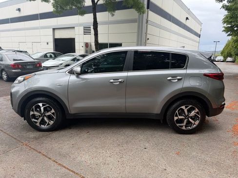 Used 2022 Kia Sportage LX AWD/4WD image 7