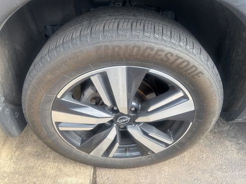 Certified 2023 Nissan Rogue SL w/ SL Premium Package image 10