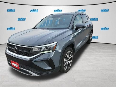 Used 2022 Volkswagen Taos SE FWD image 3