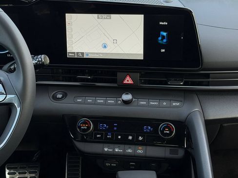 New 2026 Hyundai Elantra SEL FWD image 16