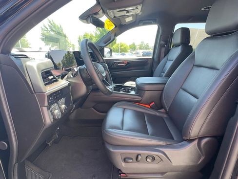 Used 2025 Chevrolet Tahoe LT AWD/4WD image 18