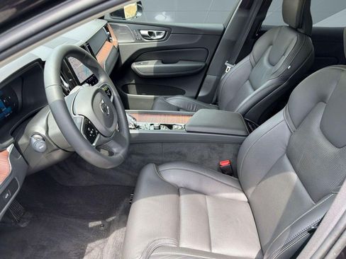 Certified 2023 Volvo XC60 B5 Ultimate w/ Climate Package FWD image 5