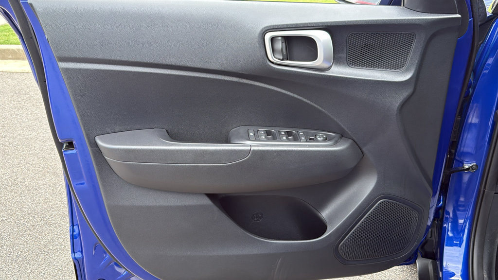 Used 2026 Hyundai Venue SEL FWD image 15