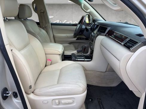 Used 2014 Lexus LX 570 4WD image 24