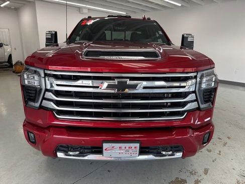 Used 2024 Chevrolet Silverado 3500 High Country w/ Technology Package AWD/4WD image 2