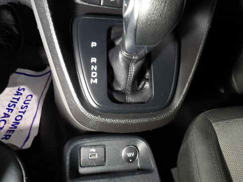 Used 2019 Ford Transit Connect XL image 17