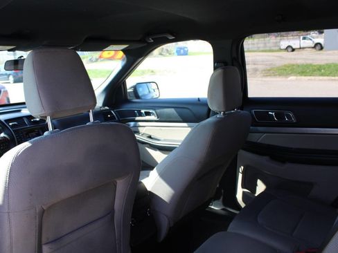Used 2018 Ford Explorer XLT AWD/4WD image 13