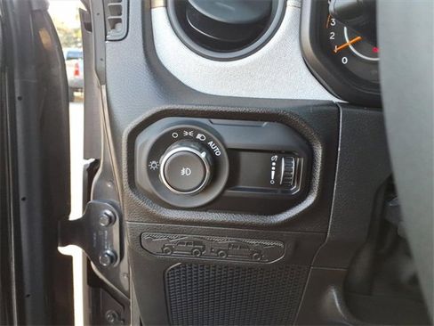 Used 2024 Jeep Wrangler Sport S image 13