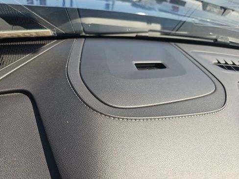 Certified 2025 Buick Enclave Preferred FWD image 14