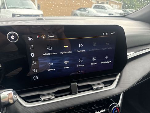 Used 2025 Chevrolet Equinox LT w/ Convenience Package II FWD image 17